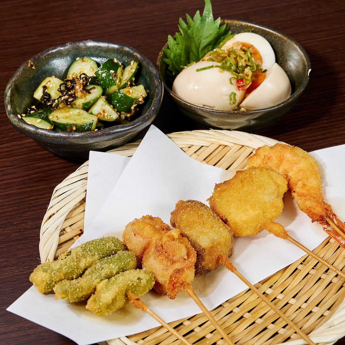 A shop loved by men and women of all ages, with Osaka's specialty "Kushikatsu" as the main character! The bar is open from 24:00!