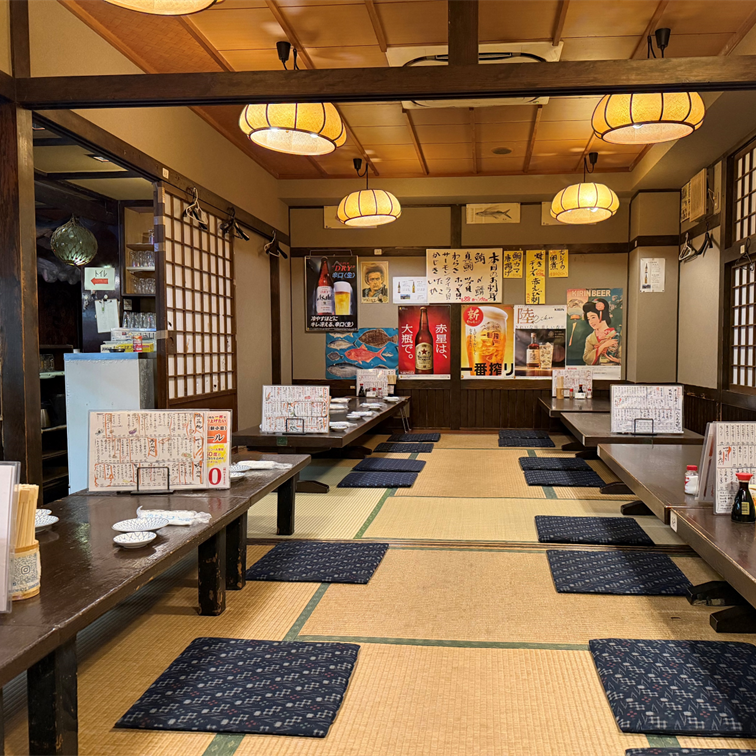 昭和を感じるどこか懐かしい内装！！