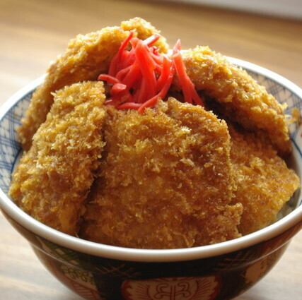 "Sauce Katsudon" is available in three sizes: large, medium, and small! Enjoy the crispy thin-sliced katsu with our secret sauce♪