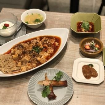 [Weekend and Holiday Only Lunch] STEP PANDA - 7 dishes, 2,750 yen (tax included)