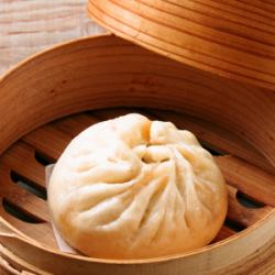 1 steamed meat bun