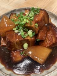 Braised pork belly and radish