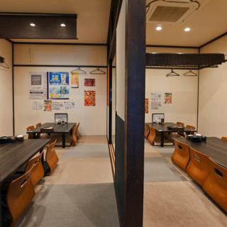 You can close the sliding doors and use the tatami room as a completely private room for up to 10 people!Enjoy without worrying about other people watching!In addition to the tatami room, there is also a sofa private room for up to 7 people. Masu.