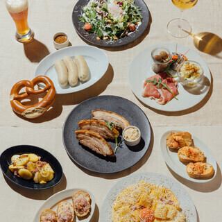 [2 hours premium all-you-can-drink, 8 dishes (12 items) including Crustonbraten and Weisswurst] Bavaria course