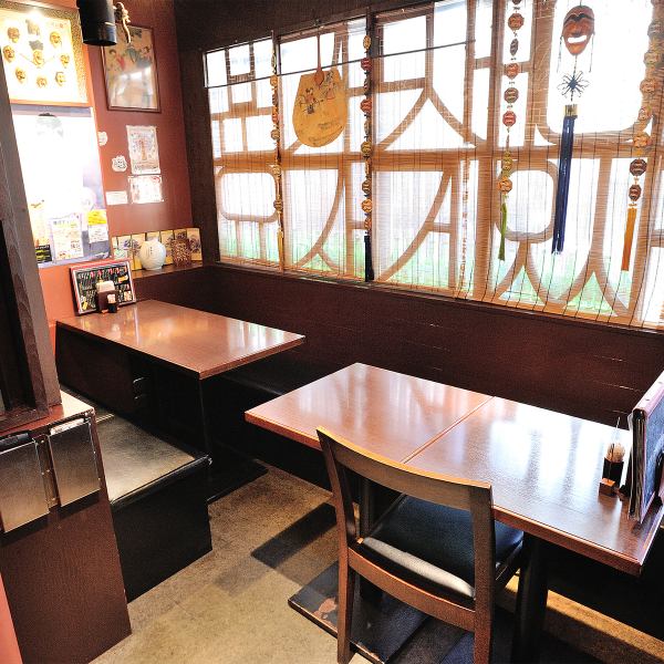 店内は落ち着いた寛ぎの空間で、リラックスしながらお食事を楽しめます。チゲやサンゲタン、チヂミなど、本場の韓国料理を気軽に味わえるのが魅力です。友人や家族と一緒に、心温まる料理を囲んで楽しいひとときをお過ごしください。韓国の味を存分に堪能できるお店です。