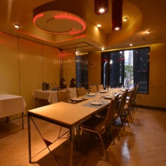 [Table seat private room (12 to 16 people)] The calm atmosphere of the complete private room can be used for up to 16 people.It is also useful for business scenes such as entertainment and dinner.Of course also at the party ◎ ※ Smoking is possible, some non-smoking seats are available