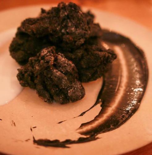 HoNne×ura名物！黒唐揚げ4個