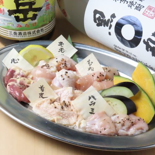 The famous koji chicken and koji pork are highly recommended! The flavor is condensed with salt koji◎