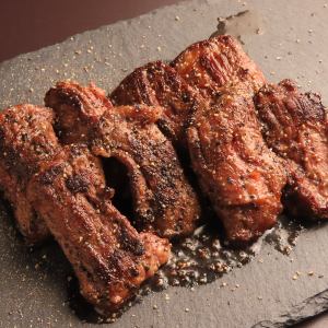 MC.TAISHI 裙边牛排