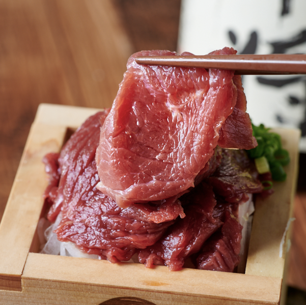 We are offering "Horse meat trout platter" for an unbeatable price of 329 yen★