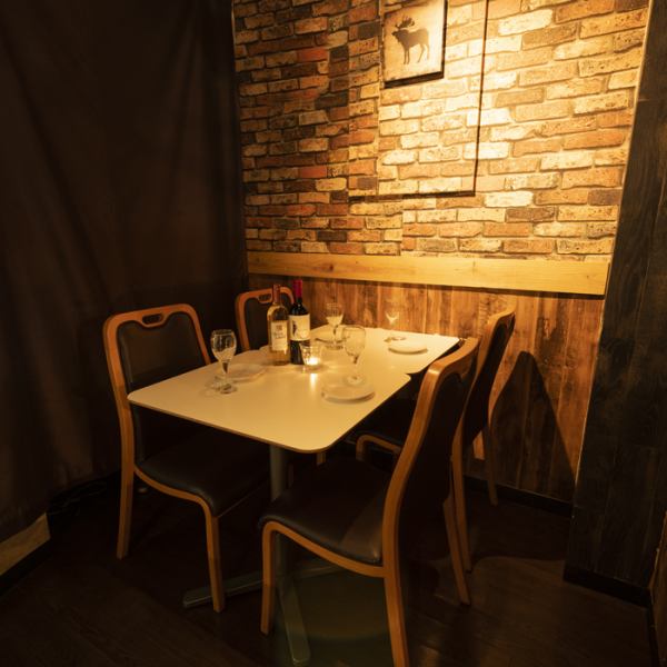 We have seats perfect for a variety of occasions. Perfect for small girls' parties and medium-sized parties. We will create a special night for any type of party.