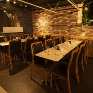 Reservations for girls-only gatherings, joint parties, and company banquets are welcome for a large number of people ♪ Private rooms based on the warmth of indirect lighting provide a relaxing space.