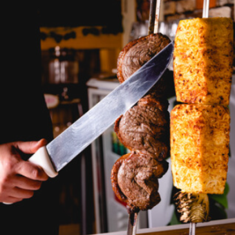 【新年会プラン】3時間スタンダード飲み放題付き！！シュラスコ&ビュッフェ食べ放題 【8500円】