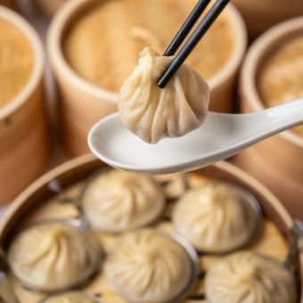 60分小籠包食べ放題付き、選べるランチセット2400円（平日限定）