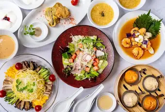 【夏季限定コース】季節サラダ、小籠包2種盛り、エビの北京ソース、冷麺等7品4000円・お料理のみ
