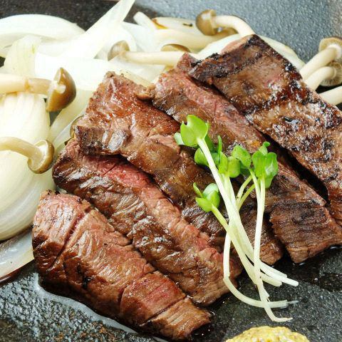 お好み焼きだけだはなく、ステーキもおすすめの逸品！