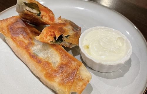 サーモンと舞茸の春巻き