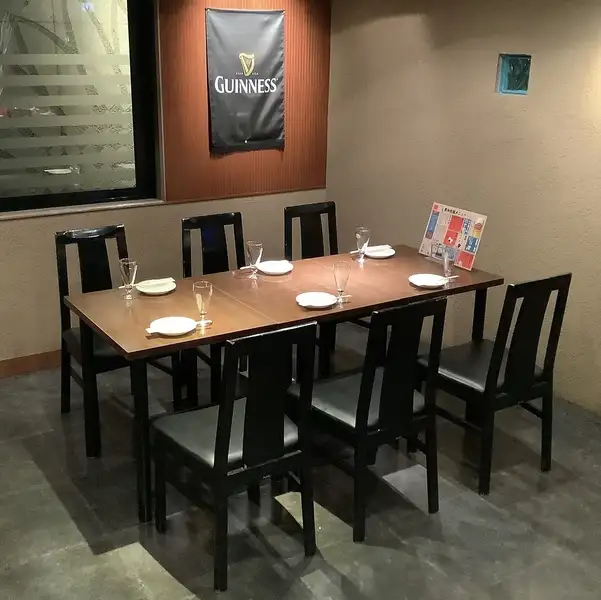 お客様の人数に合わせたお席をご用意いたします。居酒屋感覚でお気軽にお立ち寄りください。