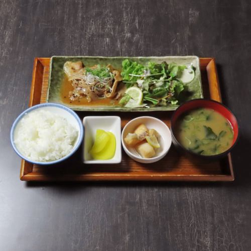 定番！豚の生姜焼き定食