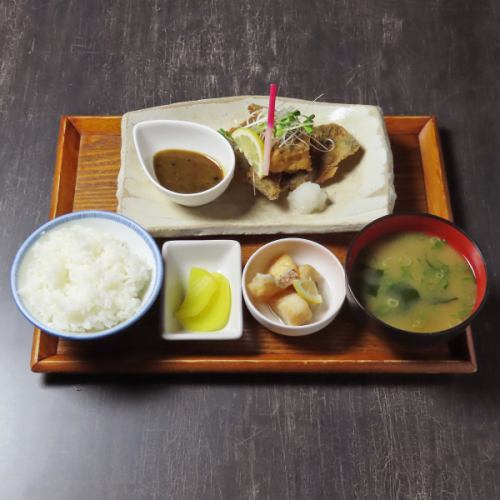 カレイの唐揚げ定食