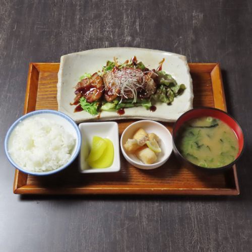 豚バラ炙り焼き定食