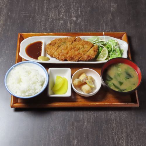 とんかつ定食