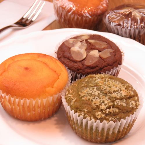 Muffin separately (plain, chocolate, matcha)