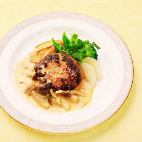 ハム屋さんのハンバーグ きのこクリームソース