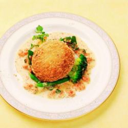 ハムとベーコンのミルフィーユカツ 粒マスタードソース