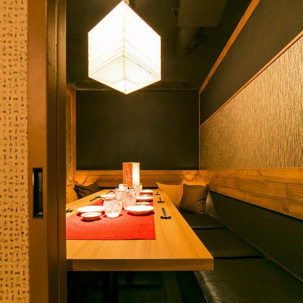 [Tenmonkan's completely private room izakaya] It is a space that is easy to use for scenes that require a little adult atmosphere, such as entertainment, dinner parties, and drinking parties with your boss.Courses with all-you-can-drink are available for 2 people or more, so we recommend this course for small groups as well♪
