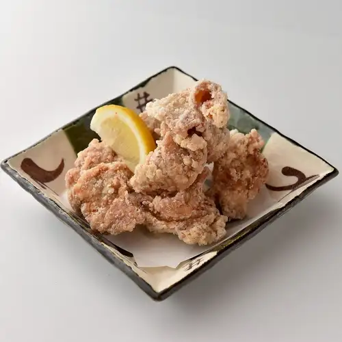 地鶏の肉汁たっぷり唐揚げ