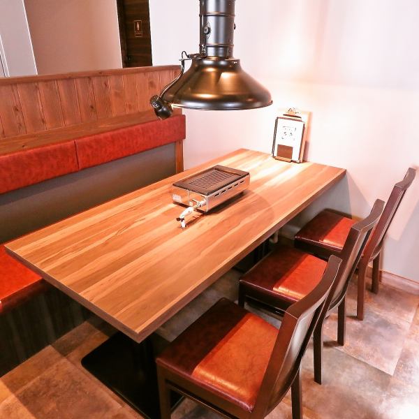 [~ 6 people] A quaint table seat.Not only for entertainment, banquets and dinners, but also for everyday use and dates ◎ The beautiful shop full of cleanliness is also popular with women ♪