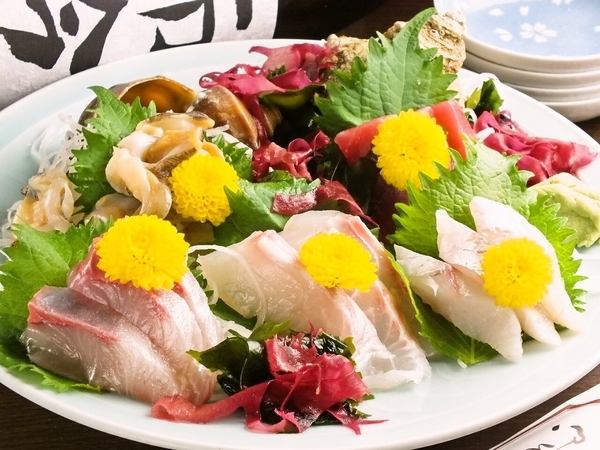 Assorted sashimi (5 points)