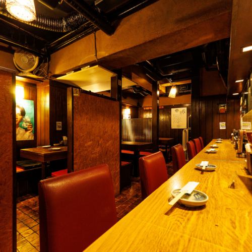 プライベート感のあるボックス席タイプのテーブル席をご用意しております。ご友人やご家族とのお食事にも最適です。