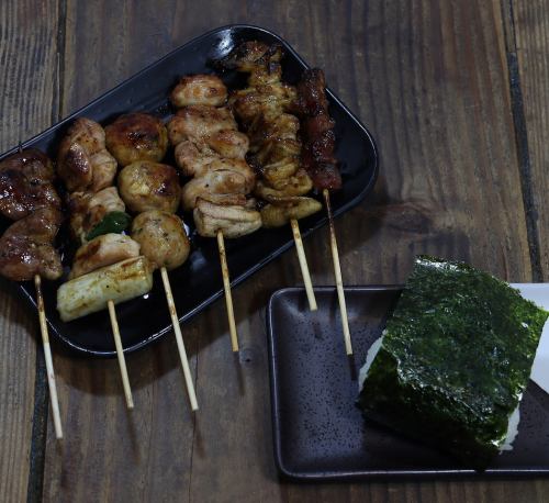 6个你最喜欢的饭团和烤鸡肉串