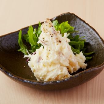 Iburigakko，鸡肉片土豆沙拉
