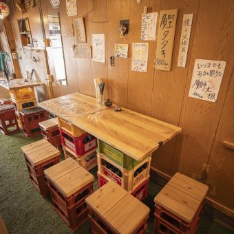 東西に2つの入り口を持つユニークな間取りで、同じフロアでも雰囲気が分かれています☆