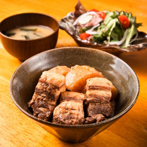 ランチ営業しております♪