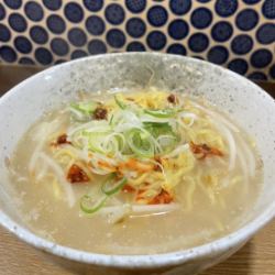鶏白湯ラーメン