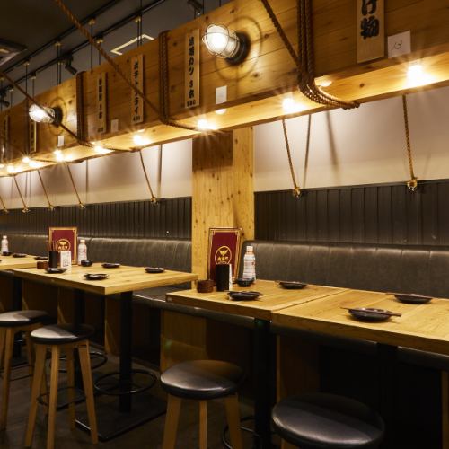 テーブル席は繋げて最大50名様までご案内できます！！