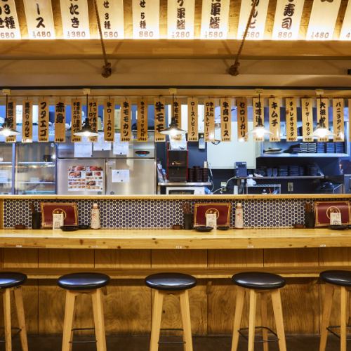 <p>【駅徒歩2分】大人気のカウンター★飲み放題付コースは2500円から◎女子会、宴会でご利用ください！《栄/栄駅/居酒屋/個室/焼き鳥/焼鳥/飲み放題/宴会/飲み会/女子会/忘年会/新年会/歓迎会/送迎会》</p>