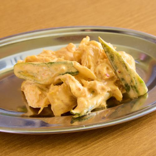 ささみとオクラのキムチマヨ和え