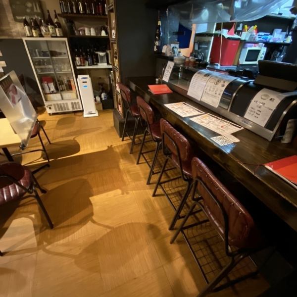 【お1人様歓迎◎】店内には、1名様用のカウンター席を全4席ご用意しております◎お仕事終わりのちょい呑み等でのに利用もおすすめです♪是非一度、お気軽にお立ち寄り下さい。