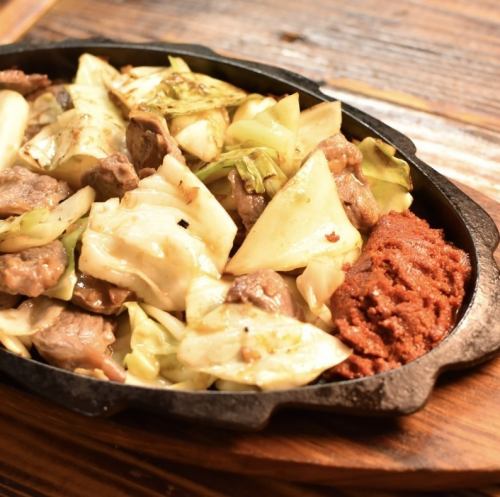 【店主自慢の一品◎】～うま辛名物鉄板～