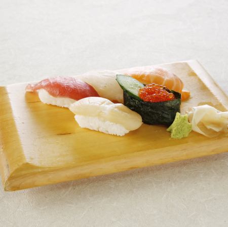5 pieces of chef's choice nigiri