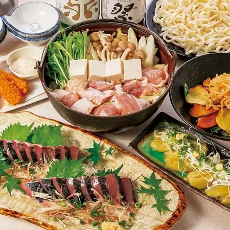 [Easy] Ooyama Chicken Sukiyaki and Straw-Grilled Bonito Course 3,990 yen *With coupon, enjoy a relaxing 2.5 hours of all-you-can-drink!