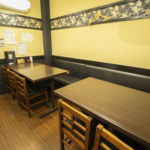 テーブル席は少人数から◎