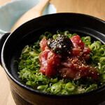 藍鰭鮪魚腹肉、海藻奶油、九條蔥