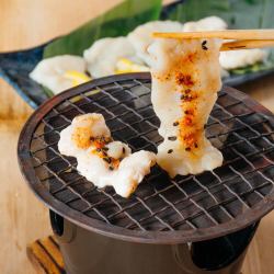 New specialty! Melt-in-your-mouth grilled fugu shabu-shabu ~ Served with yuzu, shichimi, and garlic ~