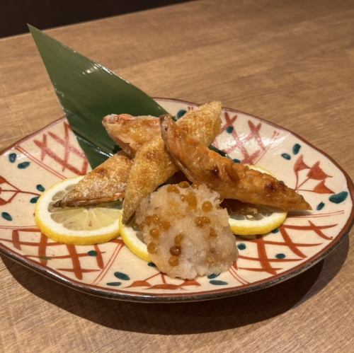 Salt-grilled salmon belly with grated salmon roe